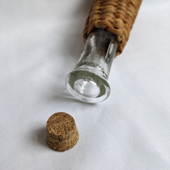 Wicker bottle 7 in - Picture 2 of 4